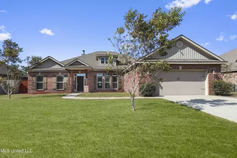 10471 Chapelwood Dr, Gulfport, MS 39503