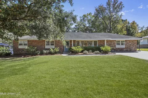 11 51st St, Gulfport, MS 39507