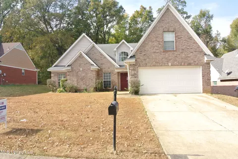 7155 Willow Point Dr, Horn Lake, MS 38637