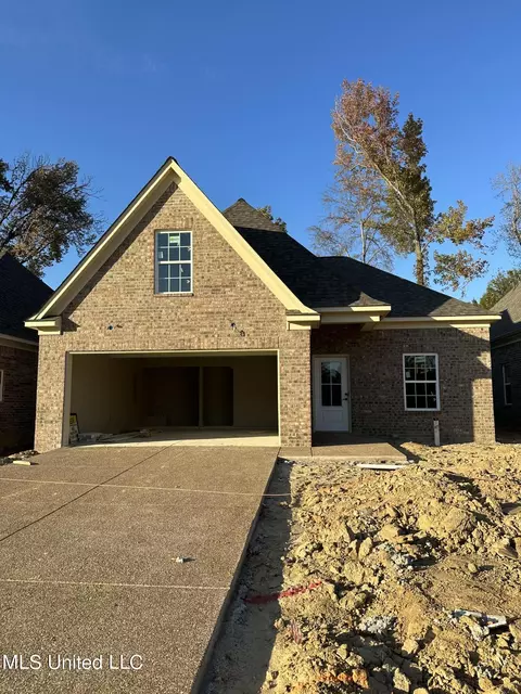 324 Flower Garden Dr, Southaven, MS 38671
