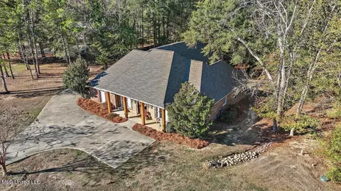 Exterior - 216 Allen Dr, Brandon, MS 39047 photo 11 of 15