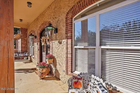 Exterior - 216 Allen Dr, Brandon, MS 39047 photo 4 of 15