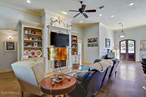 Living - 216 Allen Dr, Brandon, MS 39047 photo 4 of 4