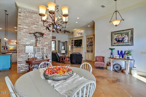 Dining - 216 Allen Dr, Brandon, MS 39047 photo 2 of 2