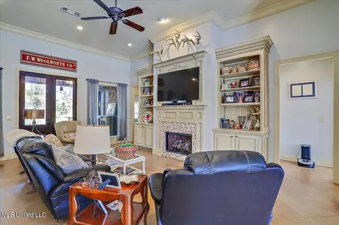 Living - 216 Allen Dr, Brandon, MS 39047 photo 1 of 4