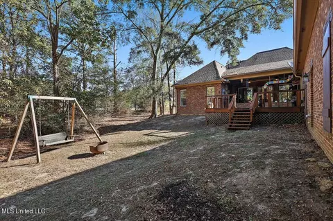 Exterior - 216 Allen Dr, Brandon, MS 39047 photo 14 of 15