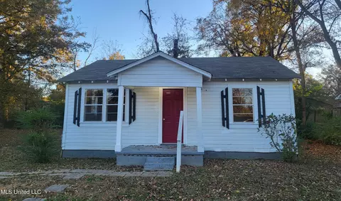 626 W Main St, Senatobia, MS 38668