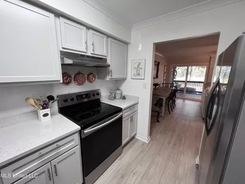 292 Highpoint Dr #292, Diamondhead, MS 39525 photo 8