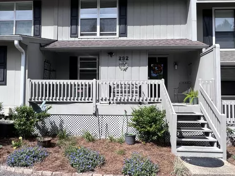 292 Highpoint Dr #292, Diamondhead, MS 39525