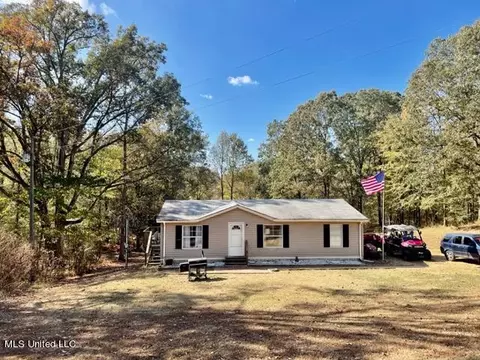 1230 Harmon Rd, Senatobia, MS 38668