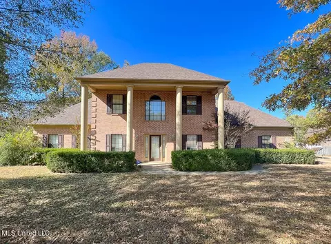4169 Sharon Dr, Horn Lake, MS 38637
