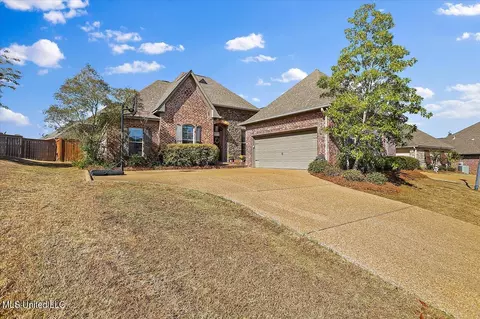 220 Emerald Cir, Brandon, MS 39047