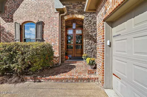 220 Emerald Cir, Brandon, MS 39047 photo 3