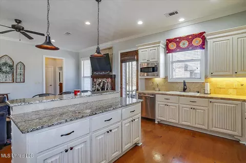 220 Emerald Cir, Brandon, MS 39047 photo 13