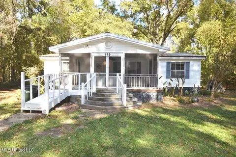 559 Oakwood Dr, Byhalia, MS 38611