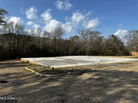 5451 Robinson Rd, Jackson, MS 39204 photo 3