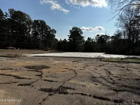 5451 Robinson Rd, Jackson, MS 39204