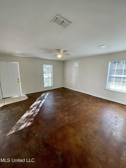 3301 53rd Ave, Gulfport, MS 39501 photo 2