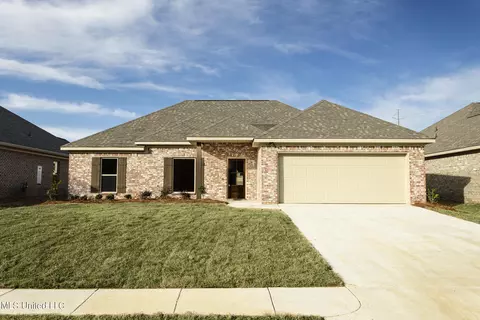 930 Riverside Ln, Pearl, MS 39208