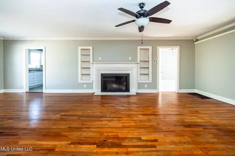 825 Colonial Cir, Jackson, MS 39211 photo 5