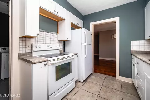 825 Colonial Cir, Jackson, MS 39211 photo 13