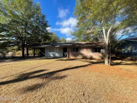 3137 Bienville Dr, Jackson, MS 39212