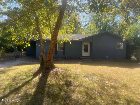 3156 Woodside Dr, Jackson, MS 39212