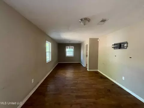 3156 Woodside Dr, Jackson, MS 39212 photo 2
