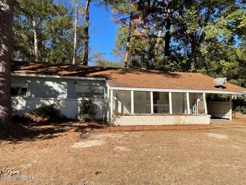390 Cedars Of Lebanon Rd, Jackson, MS 39206
