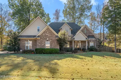 7667 N Rigmoore Pt, Olive Branch, MS 38654