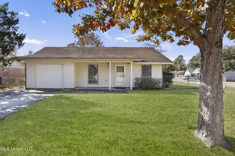 6641 Cortez Cir, Ocean Springs, MS 39564