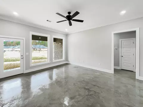 129 Shelby Mae Cir, Brandon, MS 39042 photo 2