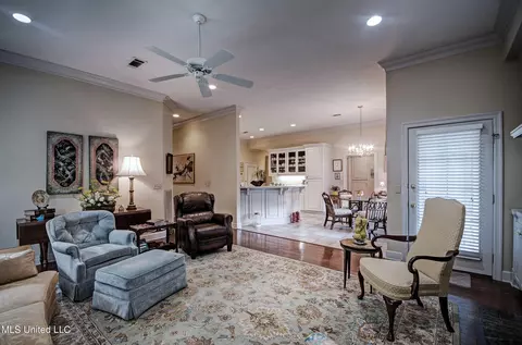 6 Autumn Hill Cv, Jackson, MS 39211 photo 9