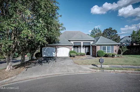 6 Autumn Hill Cv, Jackson, MS 39211