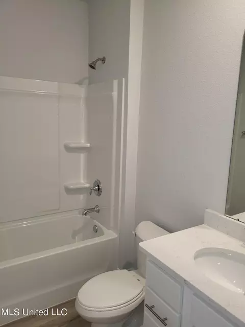 Bath - 87133 Highpoint Dr, Diamondhead, MS 39525 photo 4 of 4