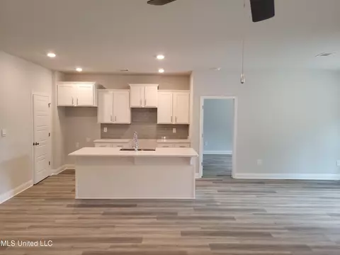 Kitchen - 87133 Highpoint Dr, Diamondhead, MS 39525 photo 1 of 1