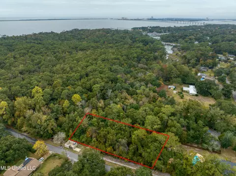 Simon Boulevard, Ocean Springs, MS 39564