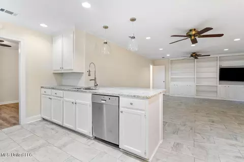 6223 Mossline Dr, Jackson, MS 39211 photo 10