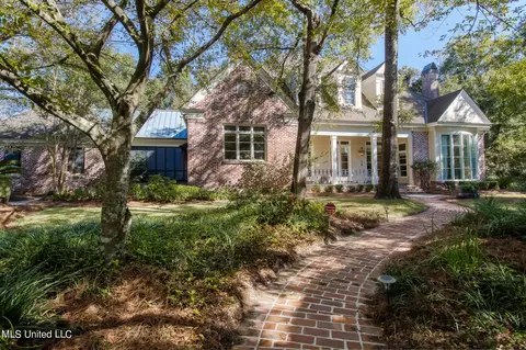 4 Cedarwood Ln, Gulfport, MS 39503
