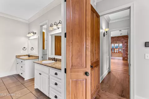 Bath - 147 Belle Pointe Dr, Madison, MS 39110 photo 6 of 13