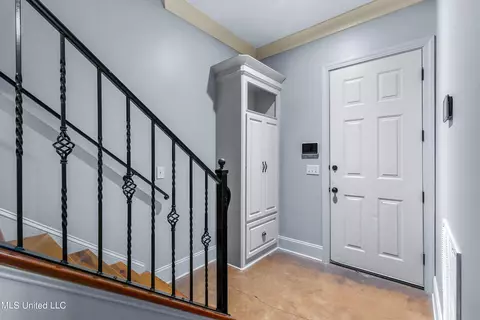 Entry Way - 147 Belle Pointe Dr, Madison, MS 39110 photo 3 of 4