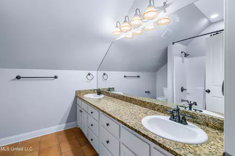 Bath - 147 Belle Pointe Dr, Madison, MS 39110 photo 3 of 13