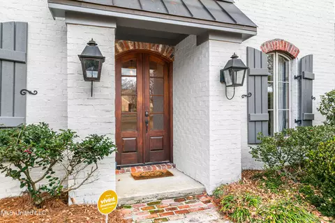 Exterior - 147 Belle Pointe Dr, Madison, MS 39110 photo 4 of 23