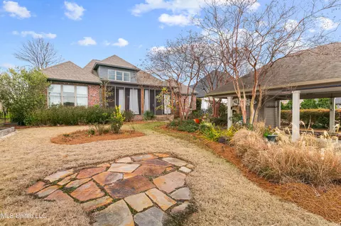 Exterior - 147 Belle Pointe Dr, Madison, MS 39110 photo 5 of 23