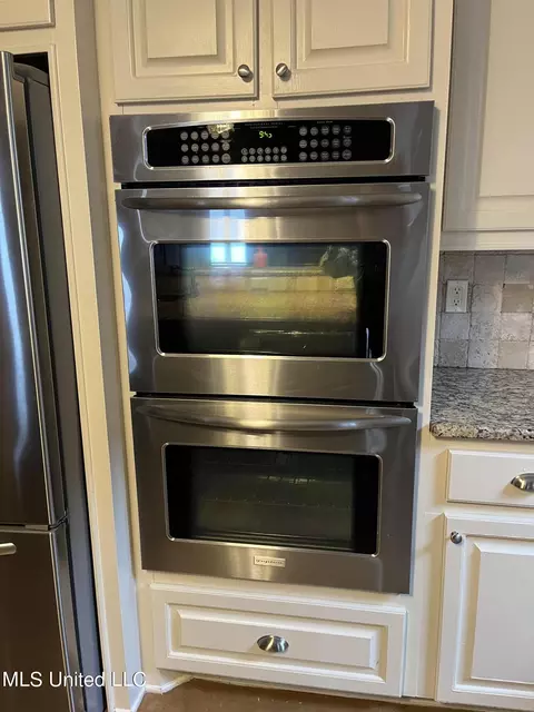 Kitchen - 147 Belle Pointe Dr, Madison, MS 39110 photo 15 of 17