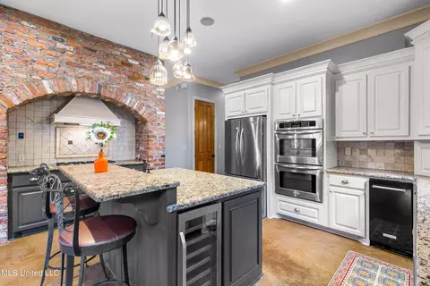 Kitchen - 147 Belle Pointe Dr, Madison, MS 39110 photo 16 of 17