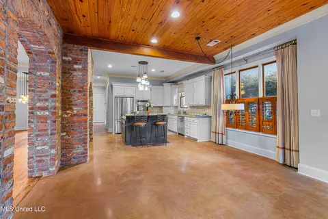 Kitchen - 147 Belle Pointe Dr, Madison, MS 39110 photo 3 of 17