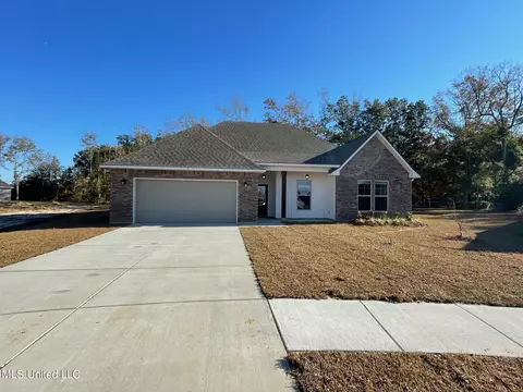 1 Red Oak Dr, Long Beach, MS 39560
