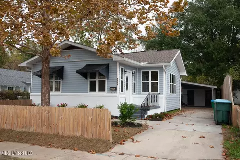 3028 Frederic St, Pascagoula, MS 39567