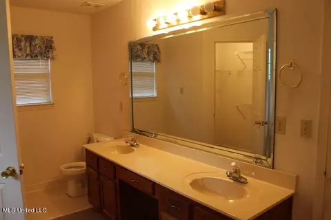 9338 E Meade Cir, Olive Branch, MS 38654 photo 13